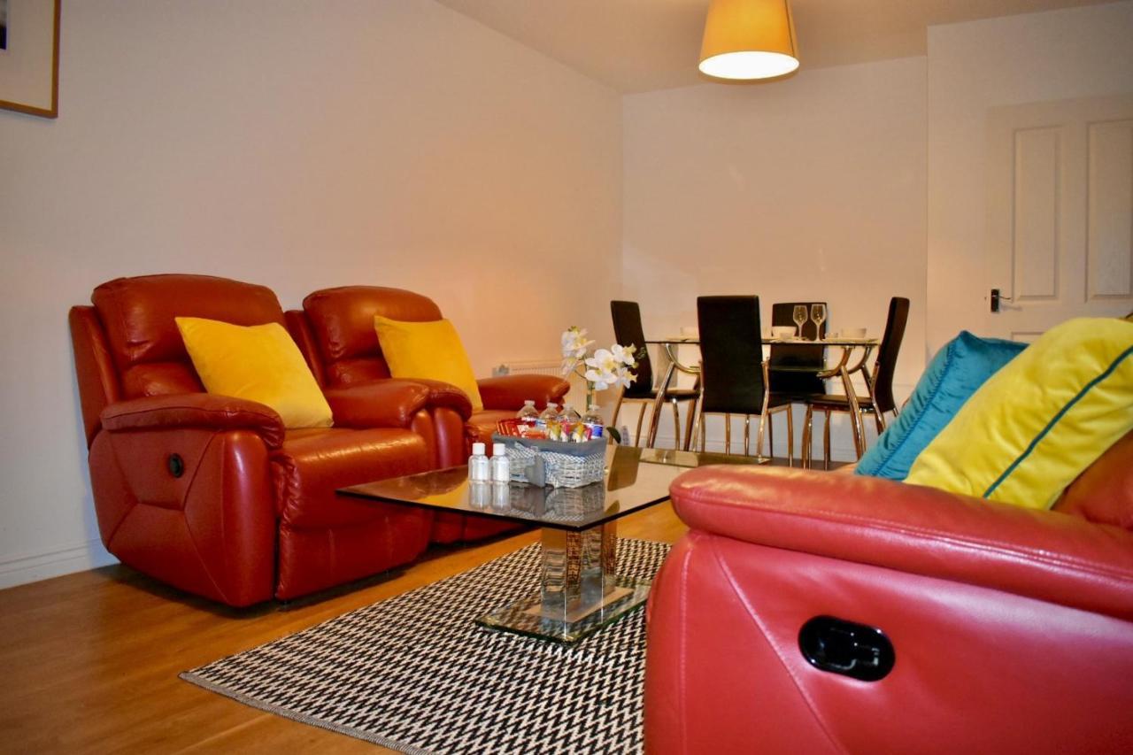 Classy Campbell Park Apartment, Balcony & Free Parking ميلتون كينيز المظهر الخارجي الصورة