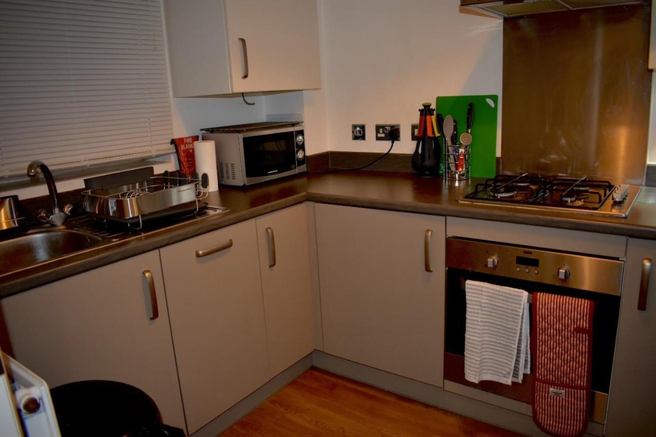 Classy Campbell Park Apartment, Balcony & Free Parking ميلتون كينيز المظهر الخارجي الصورة